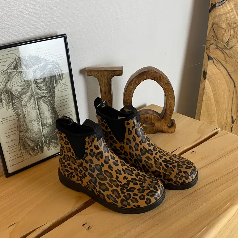 Green Comfort gummistøvle i leopardprint med svangstøtte