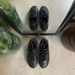 Green Comfort sko i sort med bred pasform og lynlås