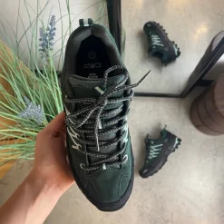 Grøn vandtæt vandresko fra CMP med flotte detaljer