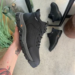 Herre ankelstøvle i sort PU med varmt for, snørebånd og KAT-TEX – robust gummisål