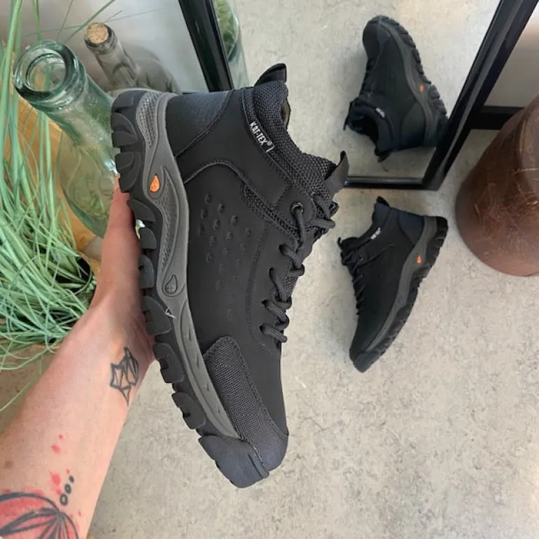 Herre ankelstøvle i sort PU med varmt for, snørebånd og KAT-TEX – robust gummisål