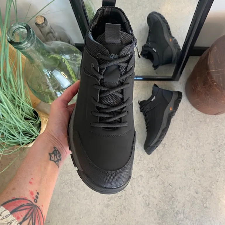 Herre ankelstøvle i sort PU med varmt for, snørebånd og KAT-TEX – robust gummisål