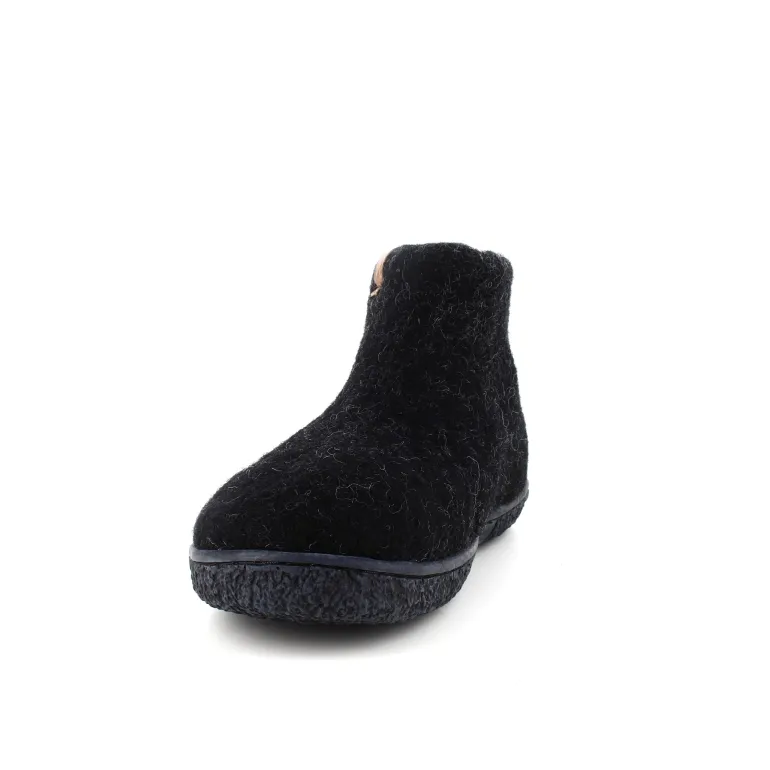 Høj sort sutsko i uld med skridhæmmende såler fra Green Comfort