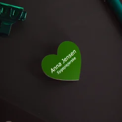 Hjerte navneskilt med magnet på bagsiden