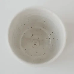 Håndlavet keramik krus uden hank – med indgraveret tekst Coffee Lover