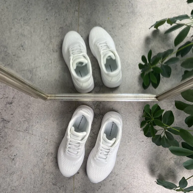 Hvid ComfortFit sneakers fra Endurance