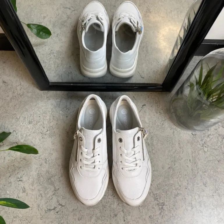 Hvid Remonte sko i skind med fremragende svangstøtte.