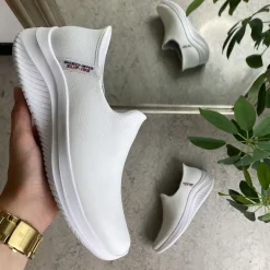 Hvid skind slip-in sko fra Skechers