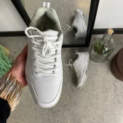 Hvide kondisko med svangstøtte