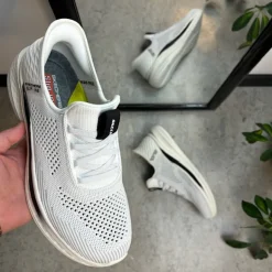 Hvide Slip-ins fra Skechers med svangstøtte