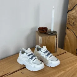 Hvide sportssko med ekstra hælstøddæmpning