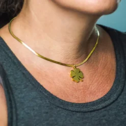 Kløver halskæde i guldtone