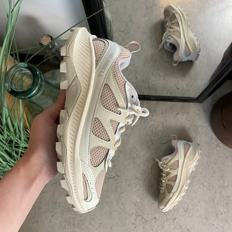 Komfortabel og robust Merrell vandresko i beige