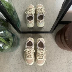Komfortabel og robust Merrell vandresko i beige