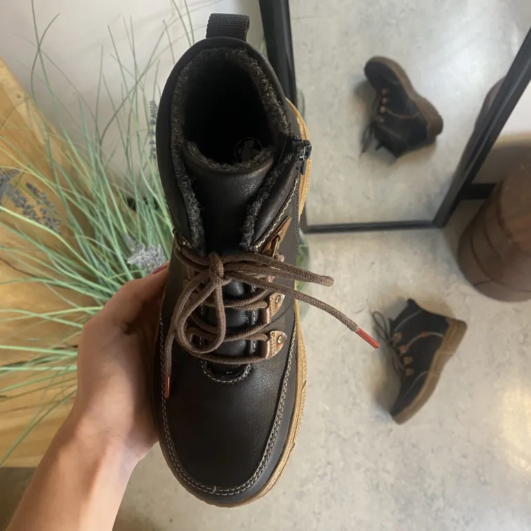 Kort støvle fra Rieker med let for