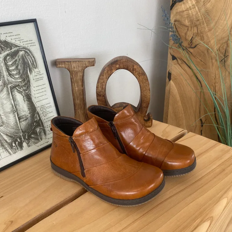 Kort støvle i brun skind fra Green Comfort