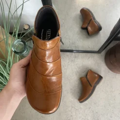 Kort støvle i brun skind fra Green Comfort