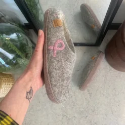 Lav Green Comfort uld hjemmesko med Støt Brysterne logo