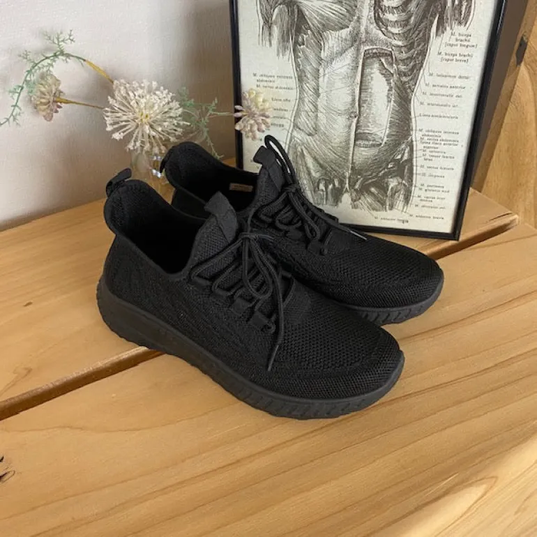 Letvægts sort slip-on sko