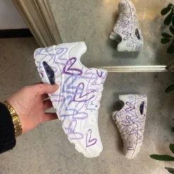 Lilla farvede hjerte sko fra Skechers