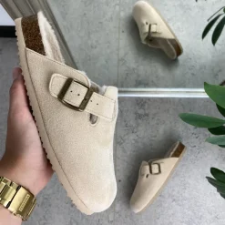 Lys Slip on hjemmesko