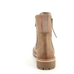 Lysbrun vinterstøvle med foer og smarte detaljer