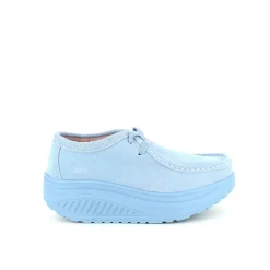 Lyseblå ruskindssko med gængesål og svangstøtte