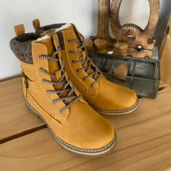 Lysebrun damestøvle med snørebånd, lynlås og varmt for – dekorativ spænde og TPR-sål