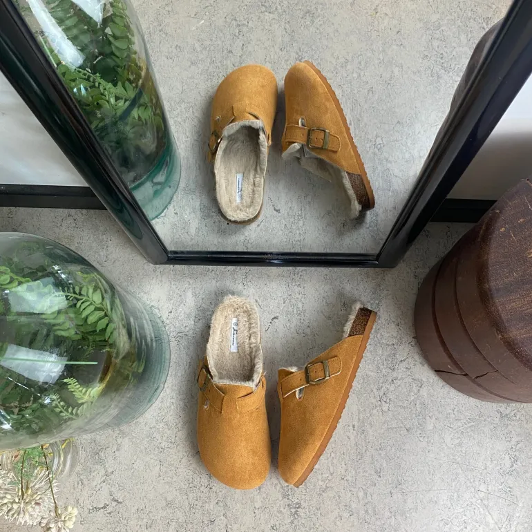 Lysebrun Slip on hjemmesko