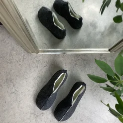 Meget blød og behagelig mørkegrå hjemmesko