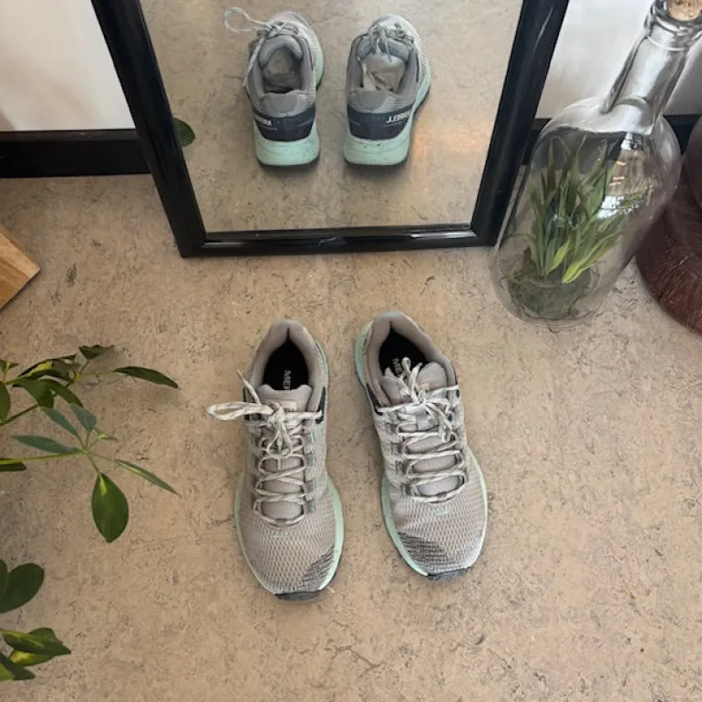 Merrell sko med strikket overdel og svangstøtte