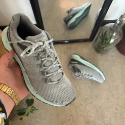 Merrell sko med strikket overdel og svangstøtte