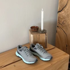 Merrell sko med strikket overdel og svangstøtte