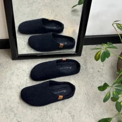 Mørkeblå filtet hjemmesko fra Whistler med svangstøtte
