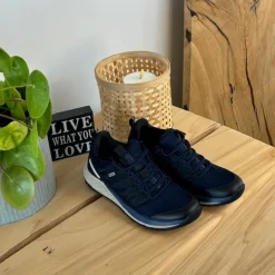 Mørkeblå vandtæt sko fra Green Comfort med masser af svangstøtte