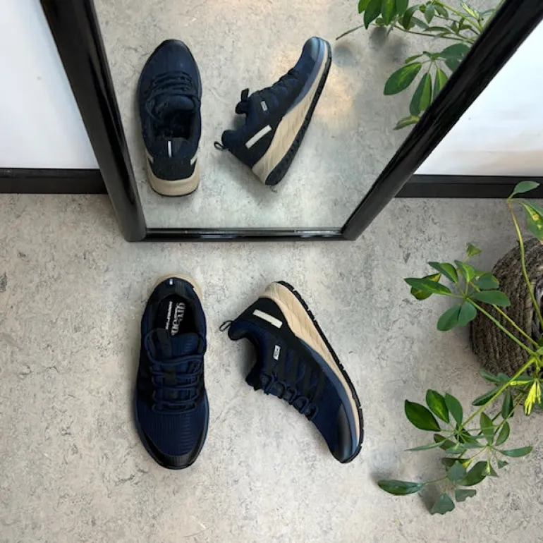 Mørkeblå vandtæt sko fra Green Comfort med masser af svangstøtte