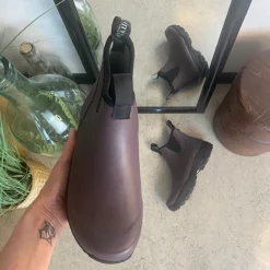 Mørklilla gummistøvle med svangstøtte fra Green Comfort.