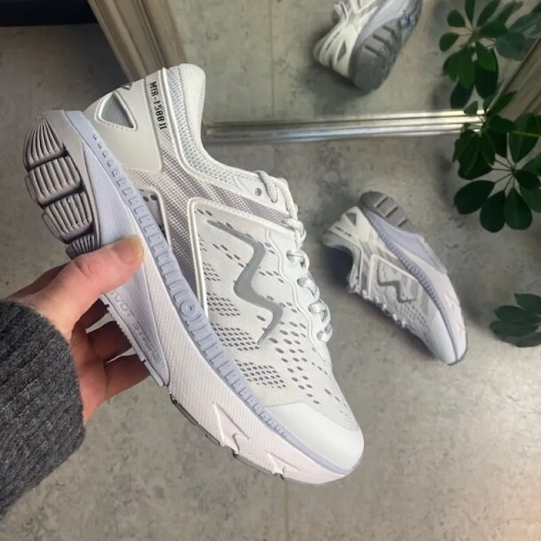 MTR1500 løbe og gå sko i hvid fra MBT