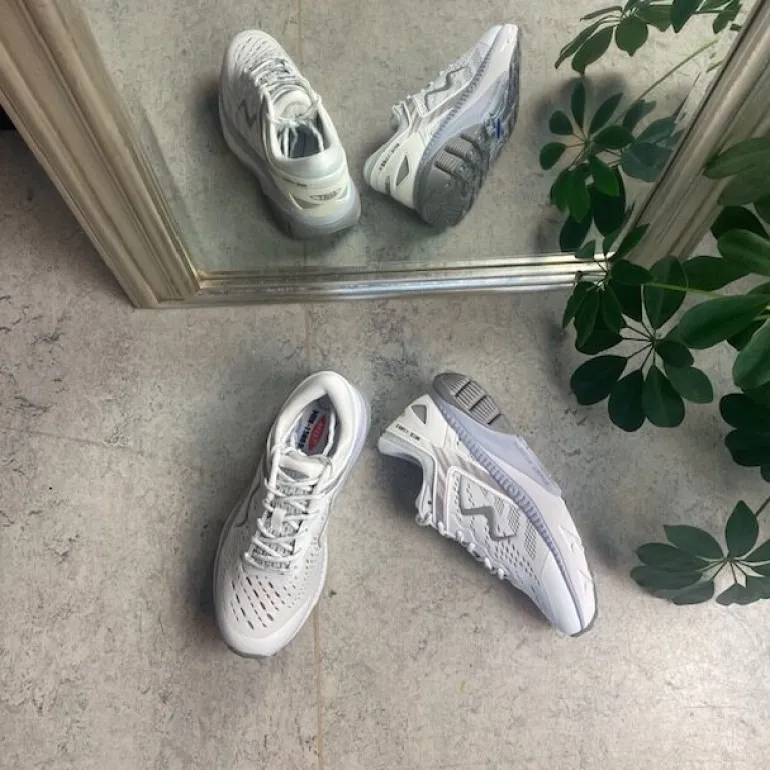 MTR1500 løbe og gå sko i hvid fra MBT