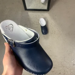 Navy skind træsko med rem