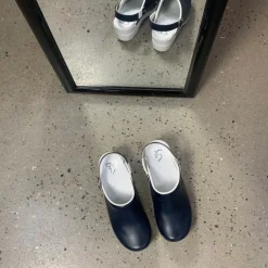 Navy skind træsko med rem