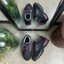 Navy vandtæt vandresko fra CMP med flotte detaljer