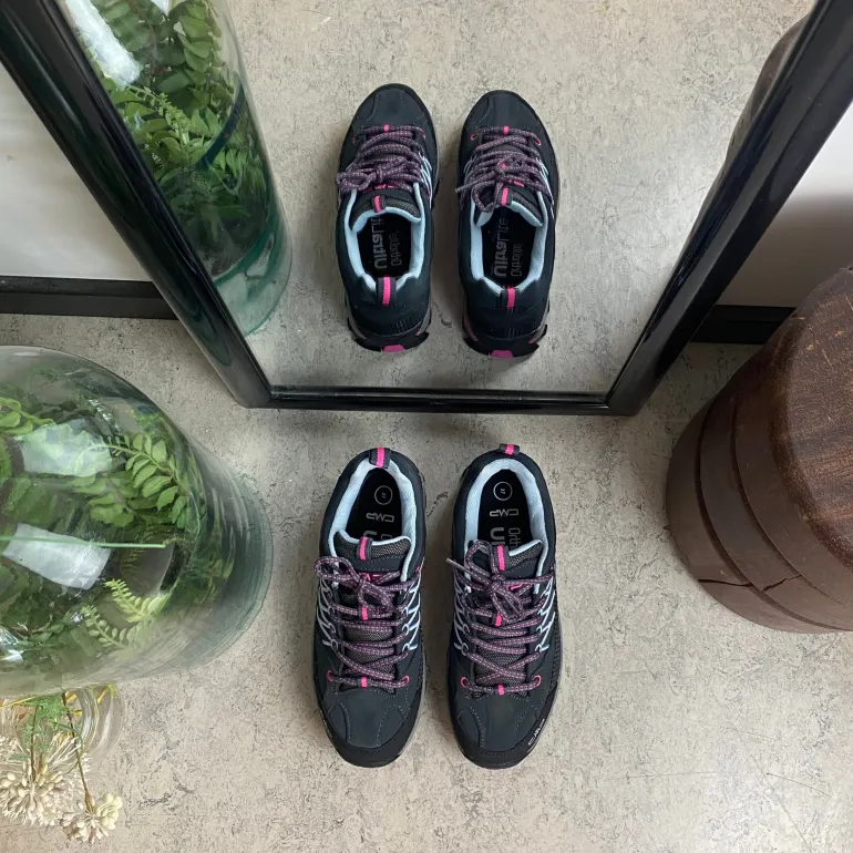 Navy vandtæt vandresko fra CMP med flotte detaljer