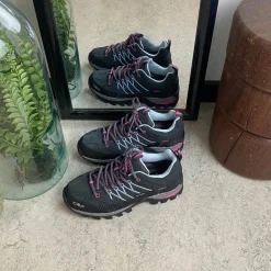 Navy vandtæt vandresko fra CMP med flotte detaljer