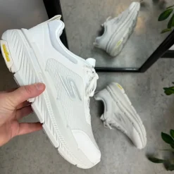 Åndbar hvid MaxCushioning sko fra Skechers