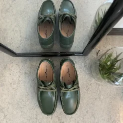 Olivengrønne skindsko med gængesål og svangstøtte