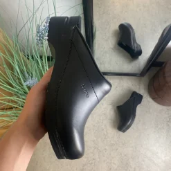 Praktisk sort Sanita træsko