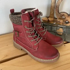 Rød damestøvle med snørebånd, lynlås og varmt for – dekorativ spænde og TPR-sål