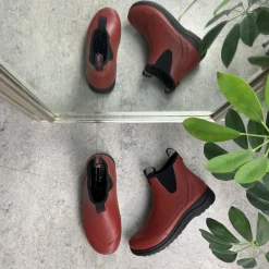 Rød luksus gummistøvle med svangstøtte fra Green Comfort