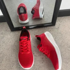 Rød performace sko fra MBT